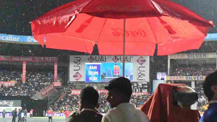 IND vs RSA INd Fans Rain bengaluru Stadium